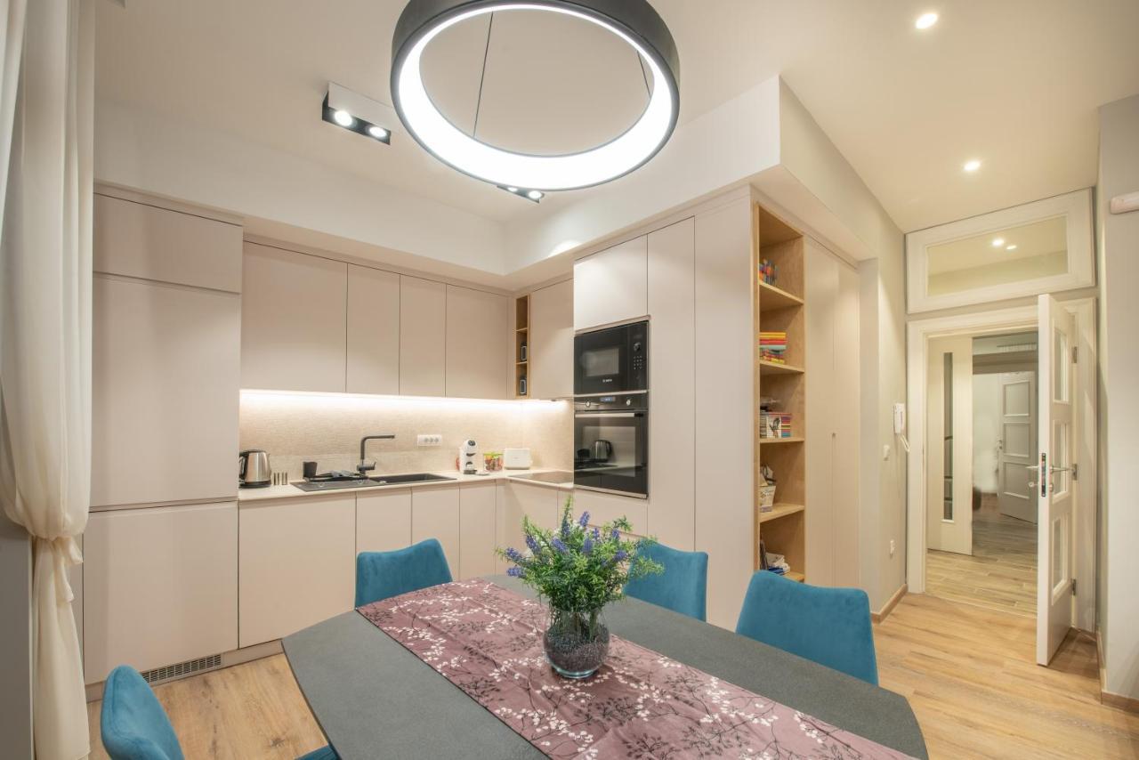 Sasha Di Cattaro - Old Town Lux Apartment Екстер'єр фото